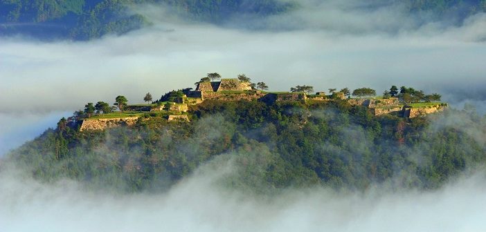 Castle in the sky floating the sea of clouds! Takeda Castle Ruins is known as “Japanese Machu Picchu”